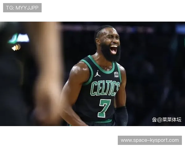 杰伦·布朗近五场场均31.2分，连续三场得分30+